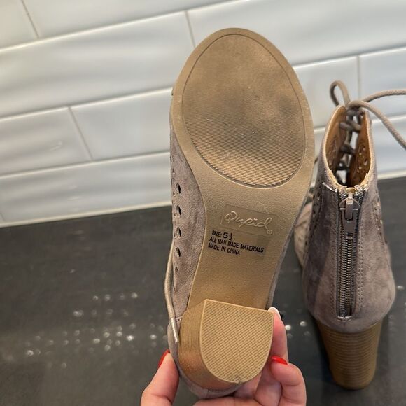 Qupid Taupe Lace up Heals - Picture 6 of 9